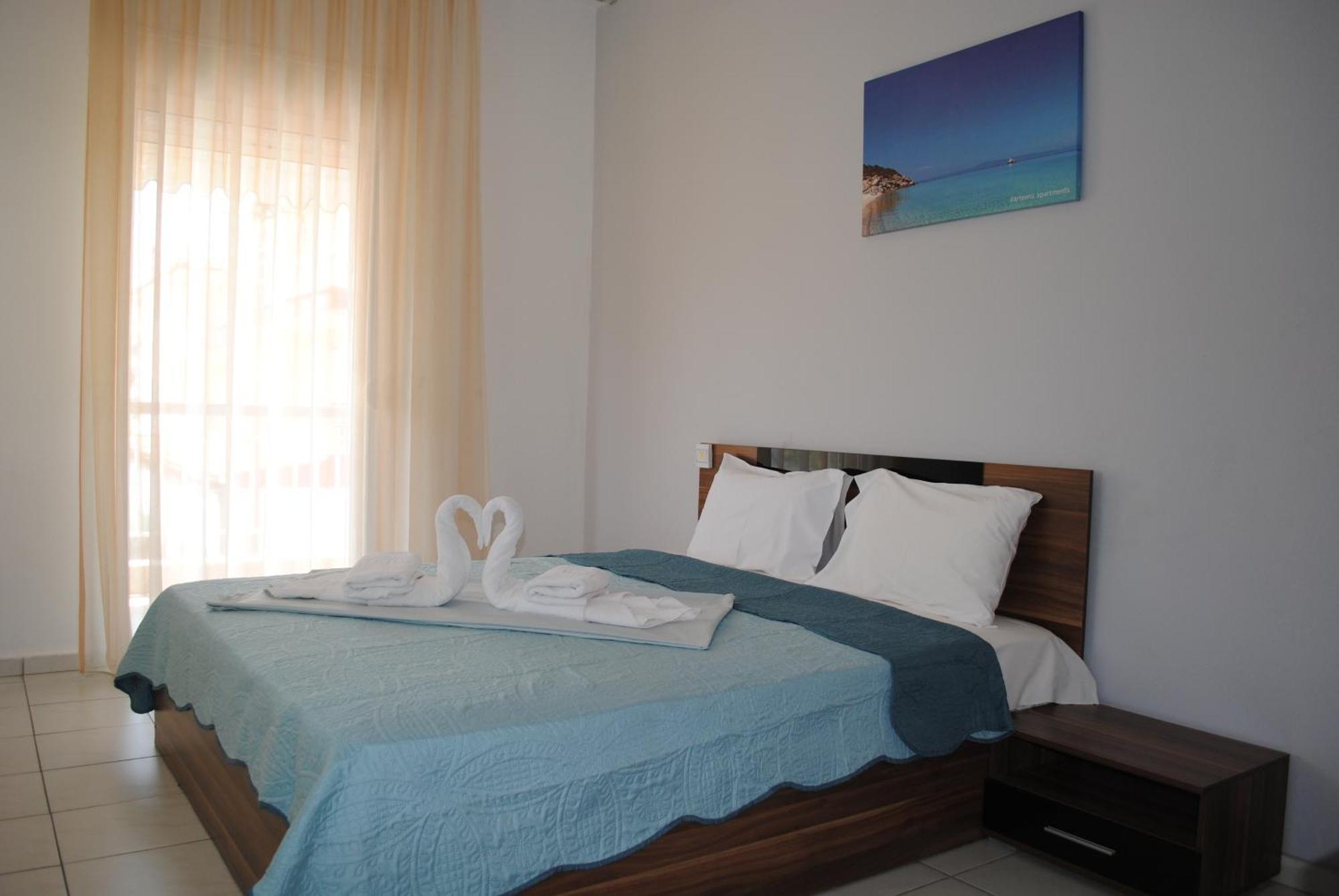 Artemis Apartments Paralia Dionysiou Exterior foto