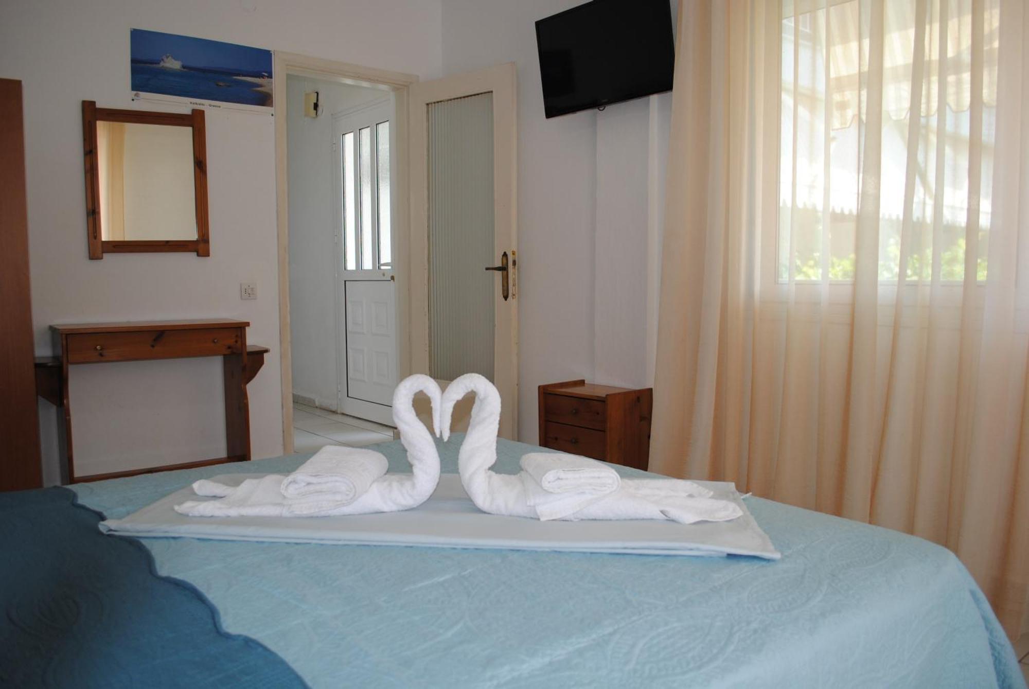 Artemis Apartments Paralia Dionysiou Exterior foto