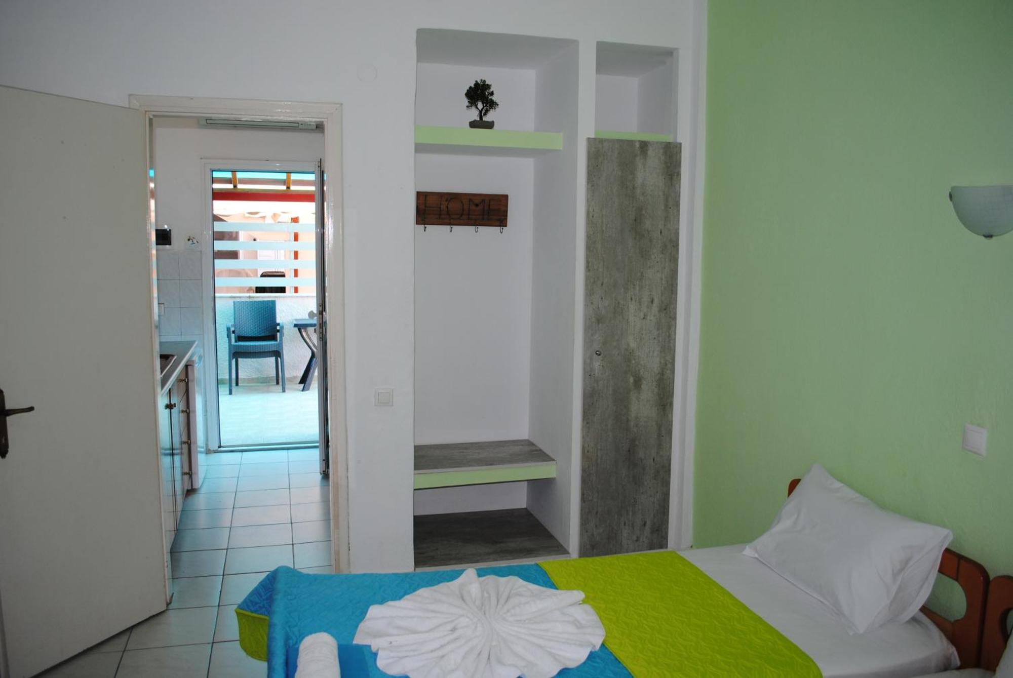 Artemis Apartments Paralia Dionysiou Exterior foto