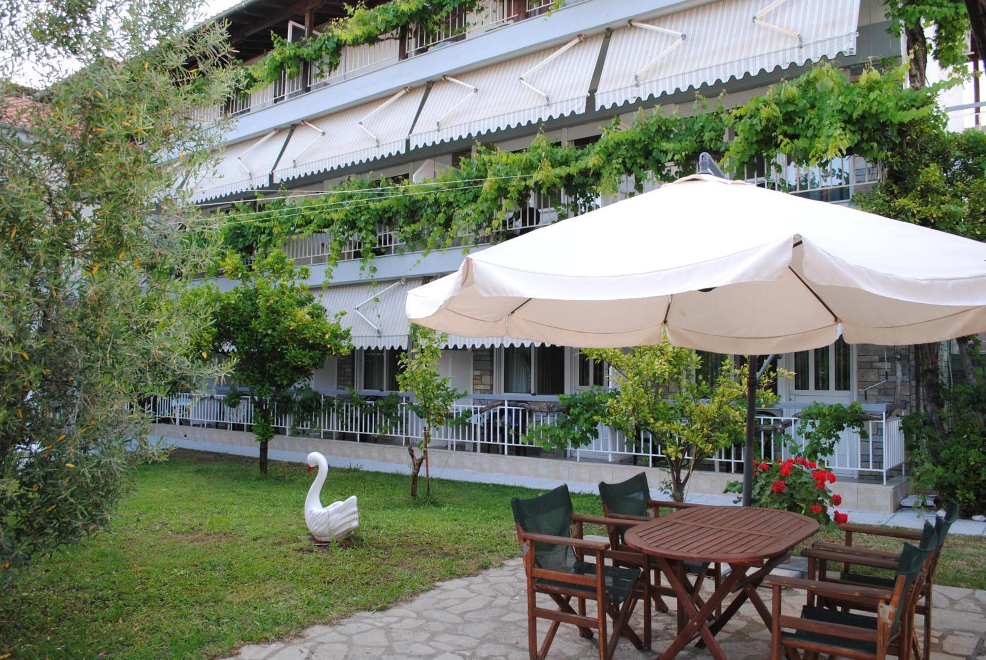 Artemis Apartments Paralia Dionysiou Exterior foto