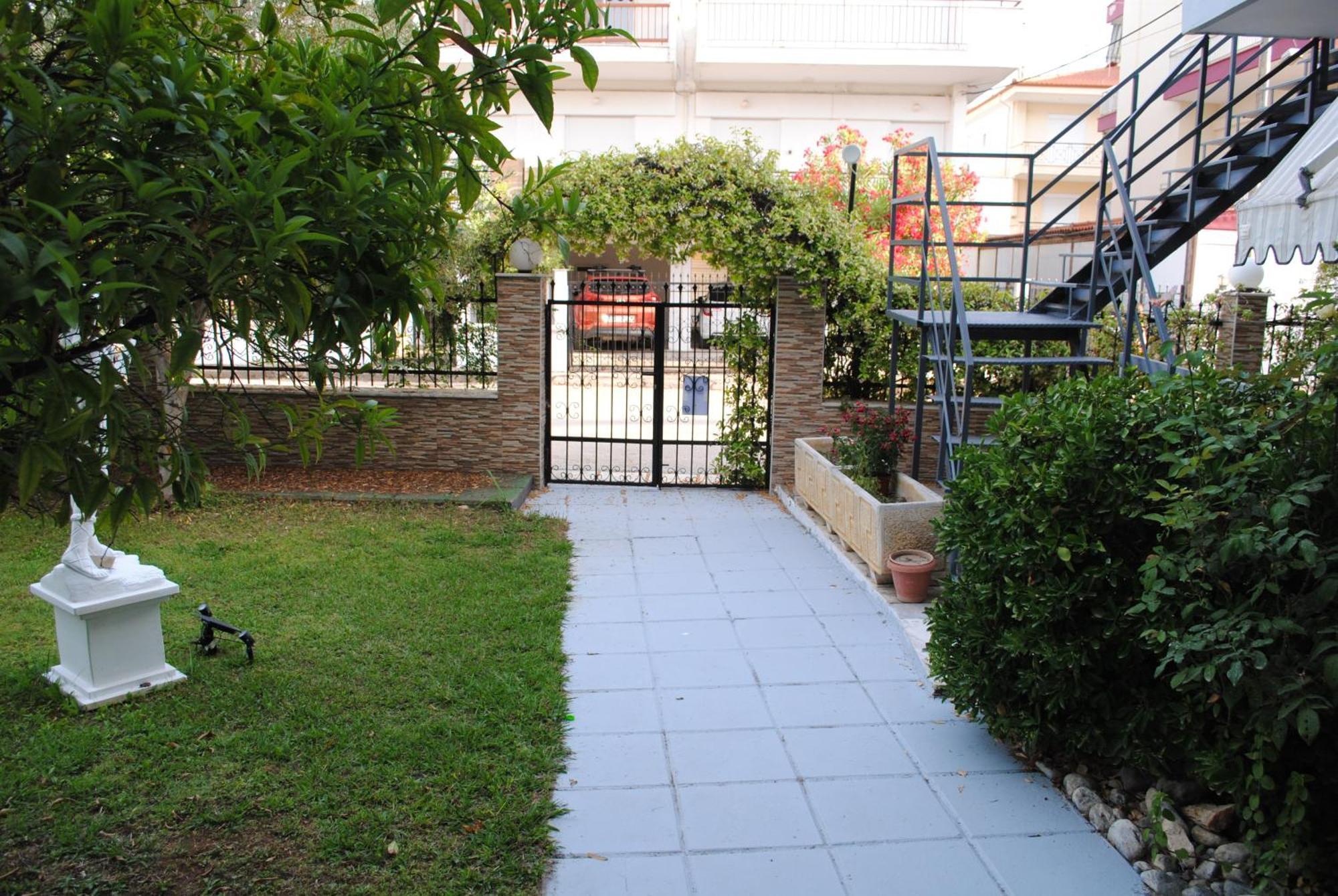 Artemis Apartments Paralia Dionysiou Exterior foto