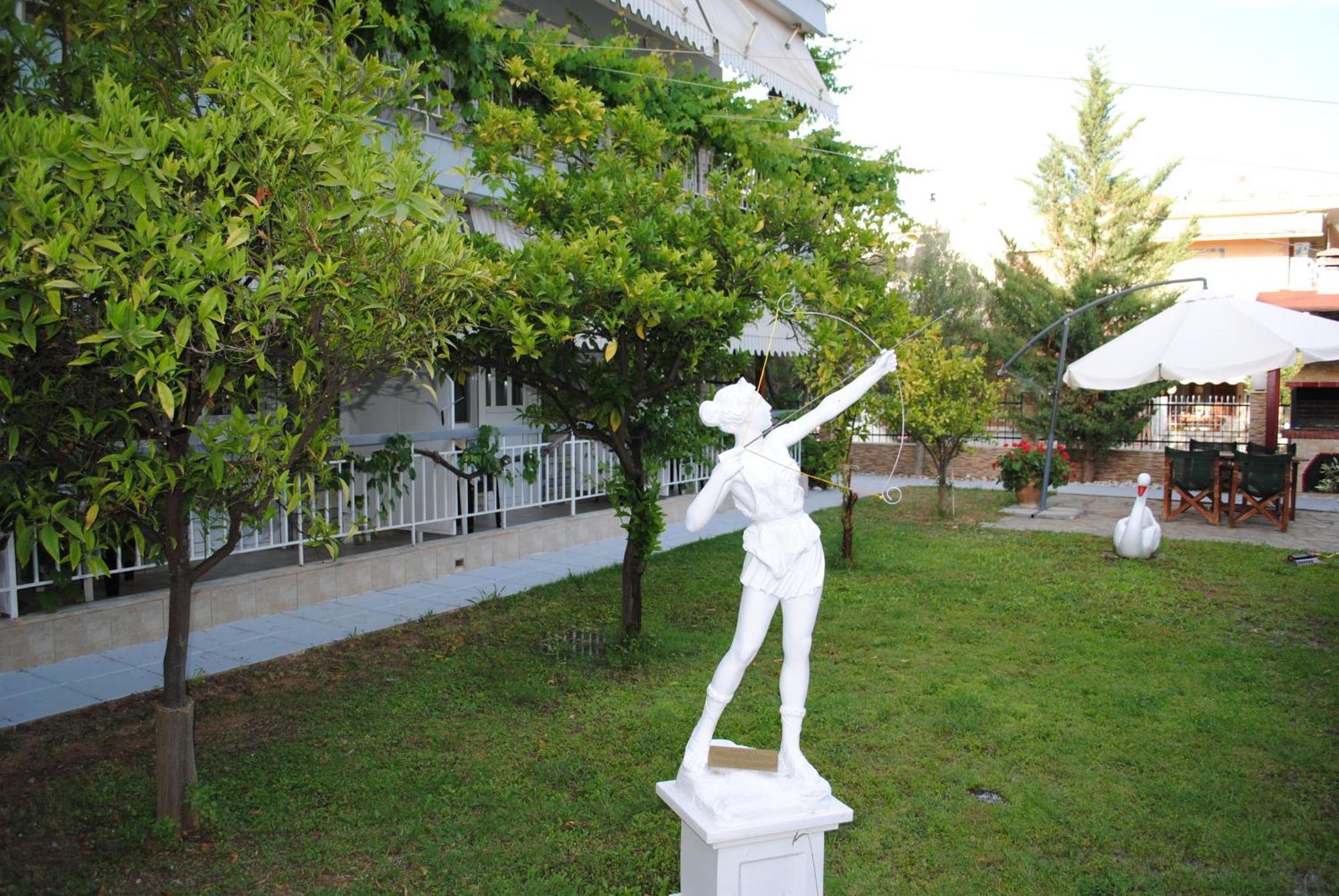 Artemis Apartments Paralia Dionysiou Exterior foto