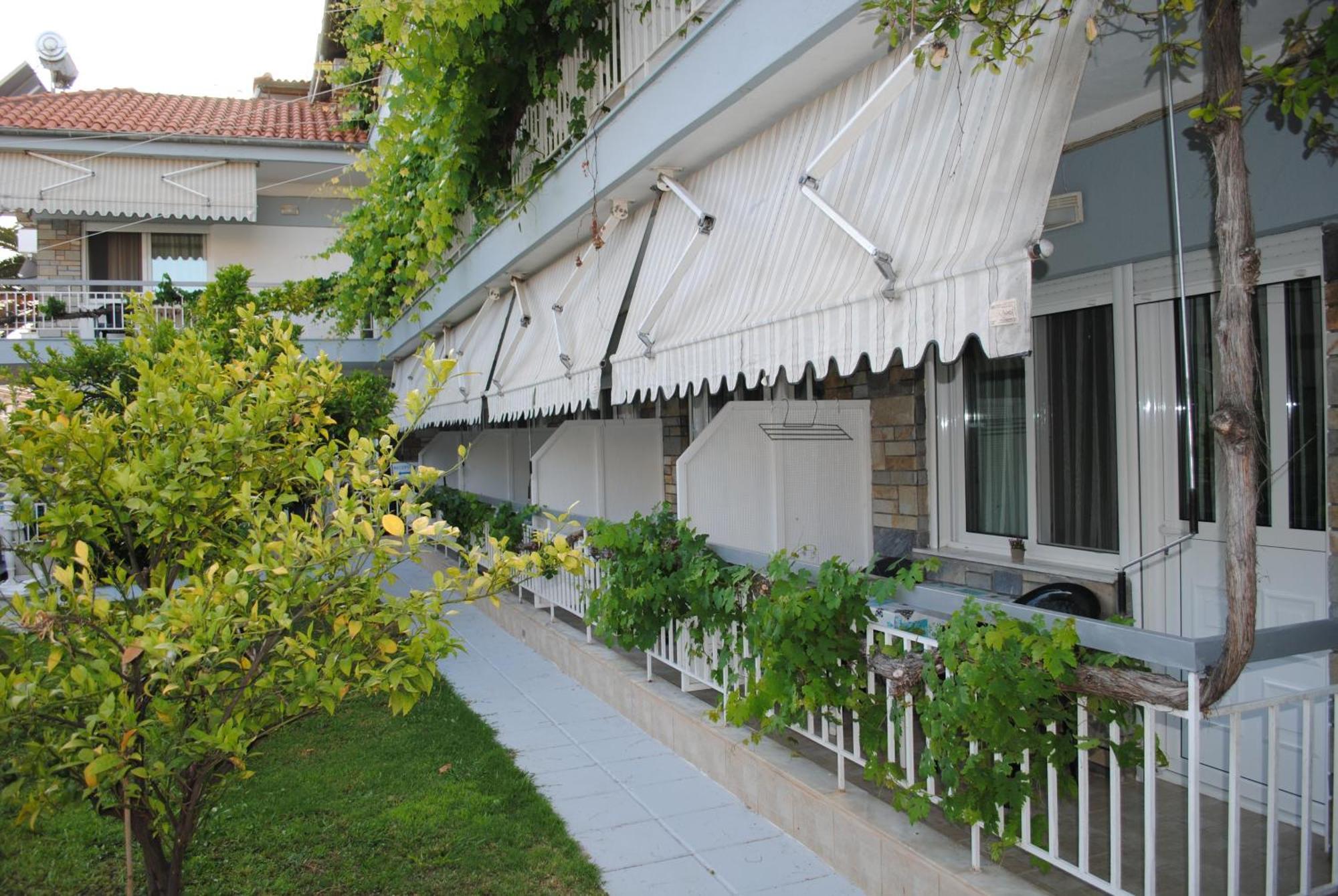 Artemis Apartments Paralia Dionysiou Exterior foto