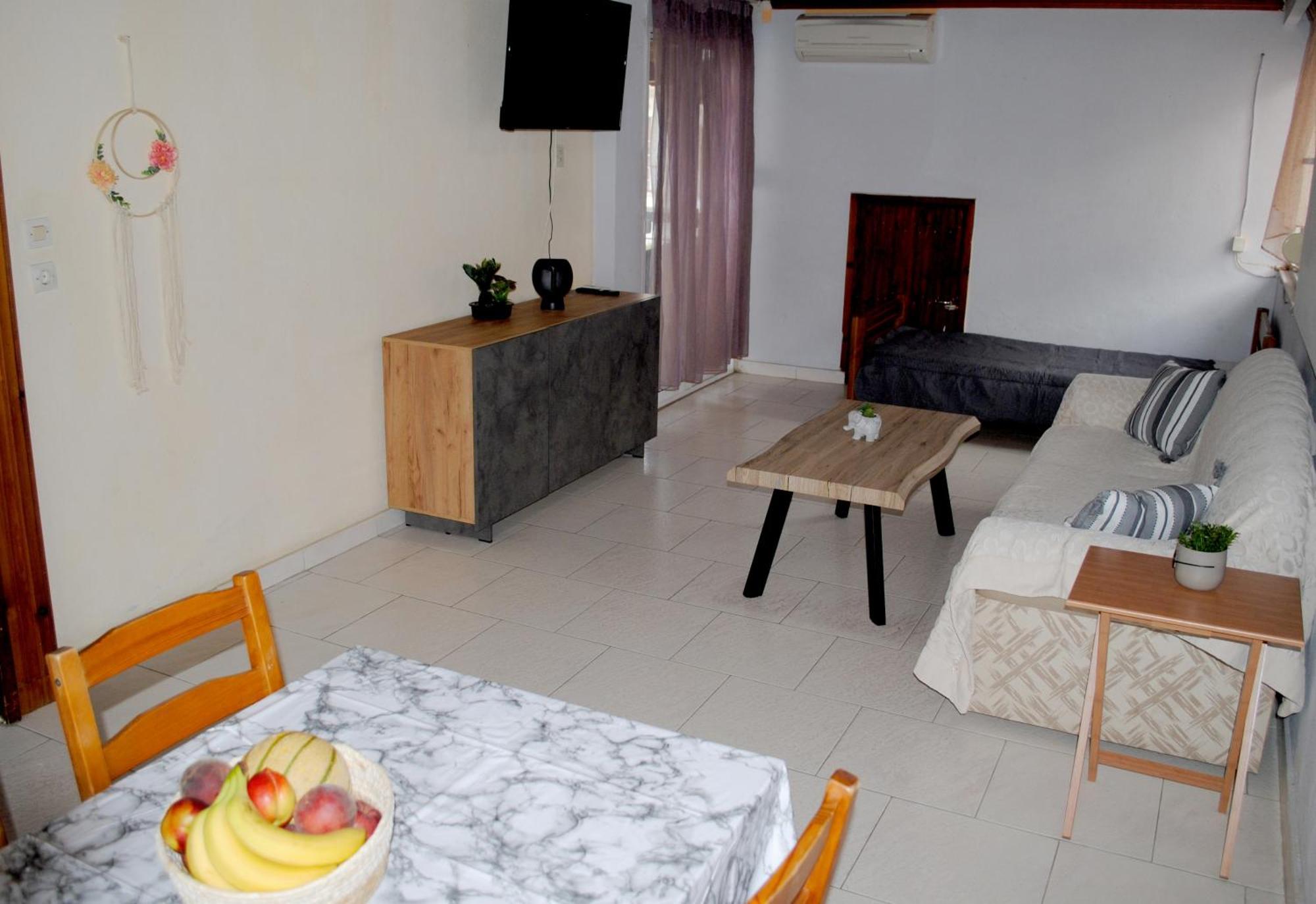 Artemis Apartments Paralia Dionysiou Exterior foto