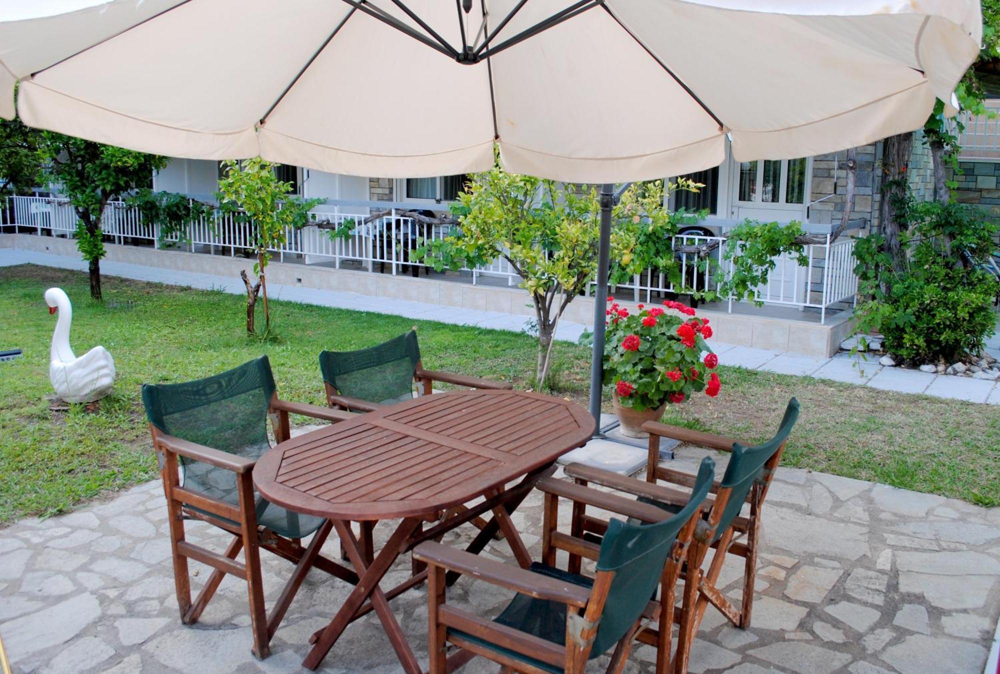 Artemis Apartments Paralia Dionysiou Exterior foto