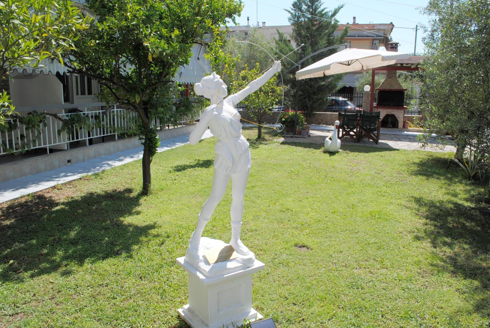 Artemis Apartments Paralia Dionysiou Exterior foto